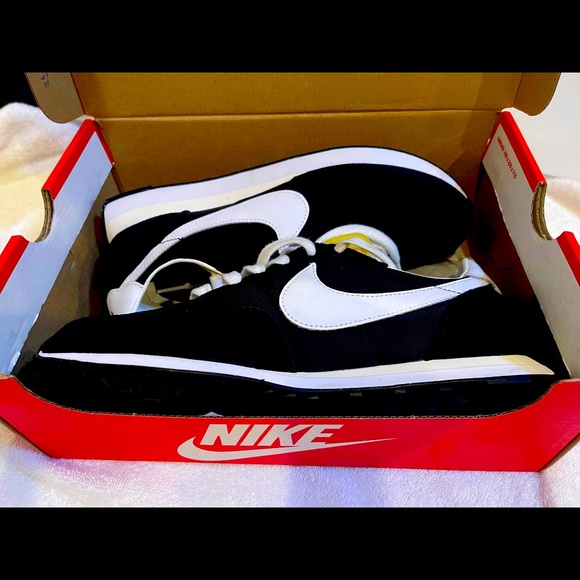 Nike waffle trainer 2 shoes BNWT (BIG BOYS 7)can be worn for women size 8-8.5 - Picture 1 of 6